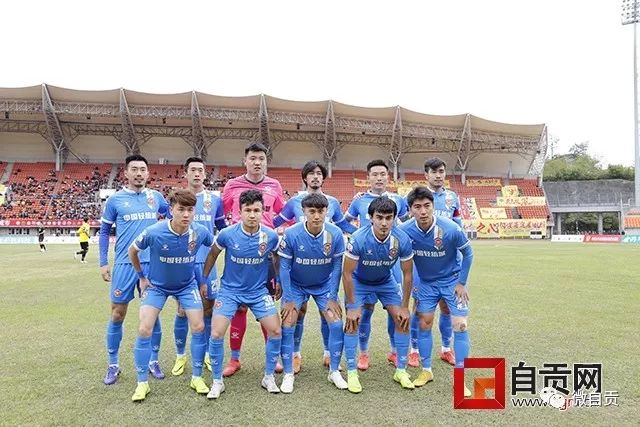 快攻得手！哈登失误助攻马克西引领15-0攻击潮